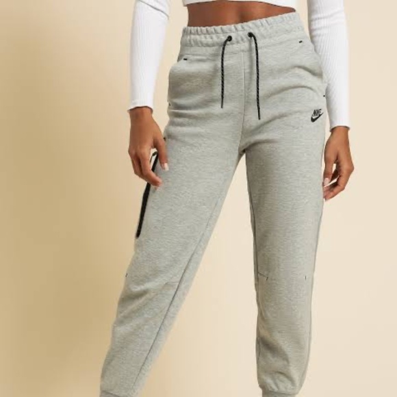 NIKE TECH FLEECE PANTS WOMEN - Picture 1 of 2